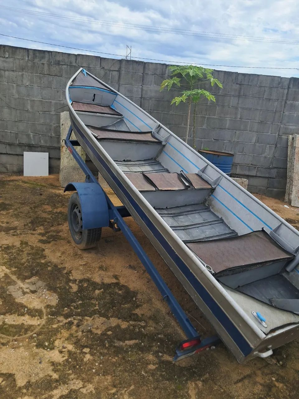 Vendo barco de aluminio 5 metros - Foto 2