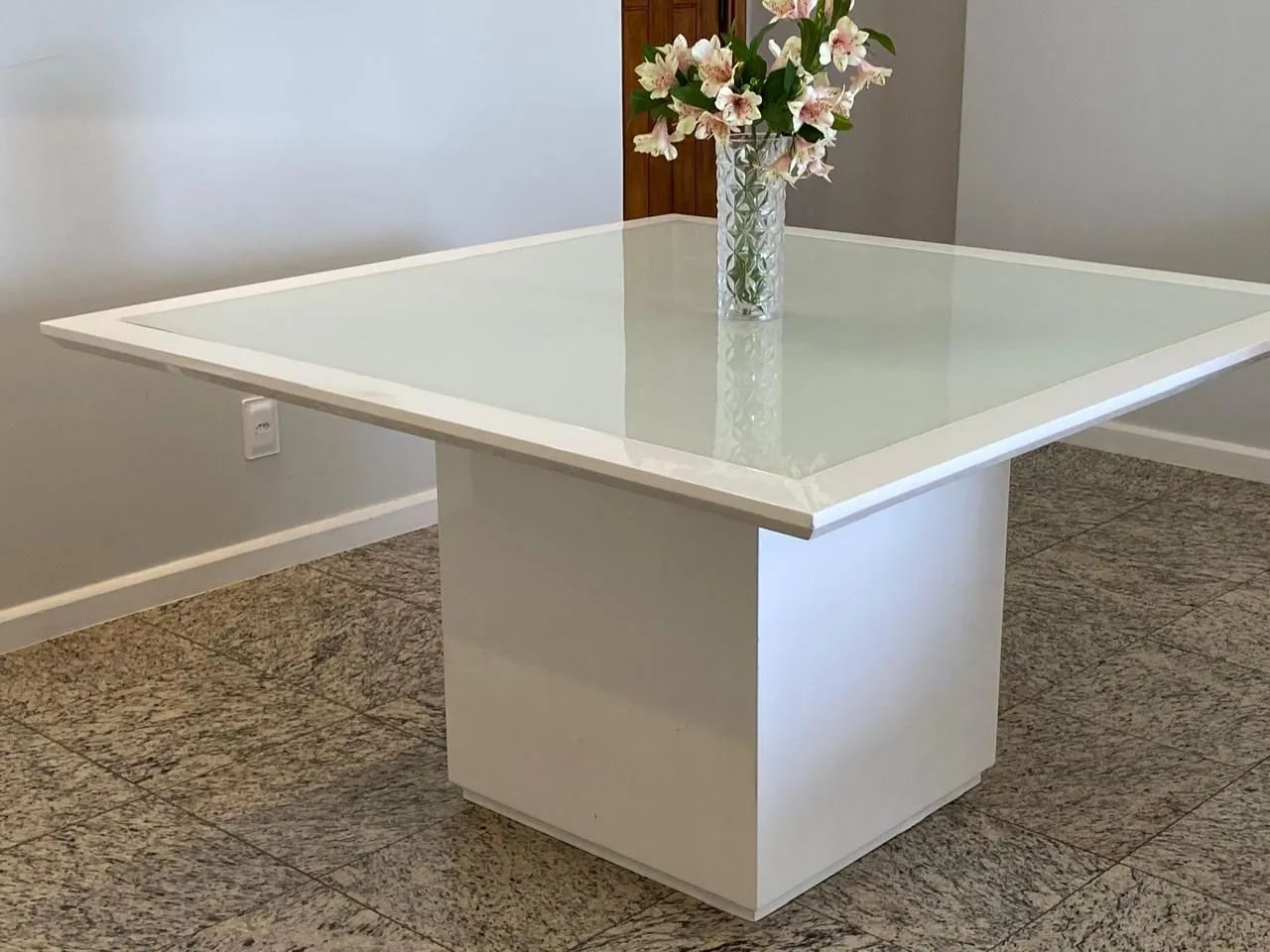 Vendo mesa e conjunto de cadeiras  - Foto 3
