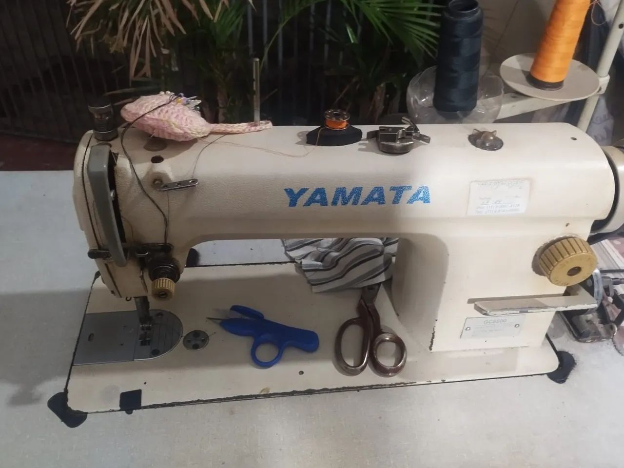 Maquina de costura reta industrial Yamata - Foto 2