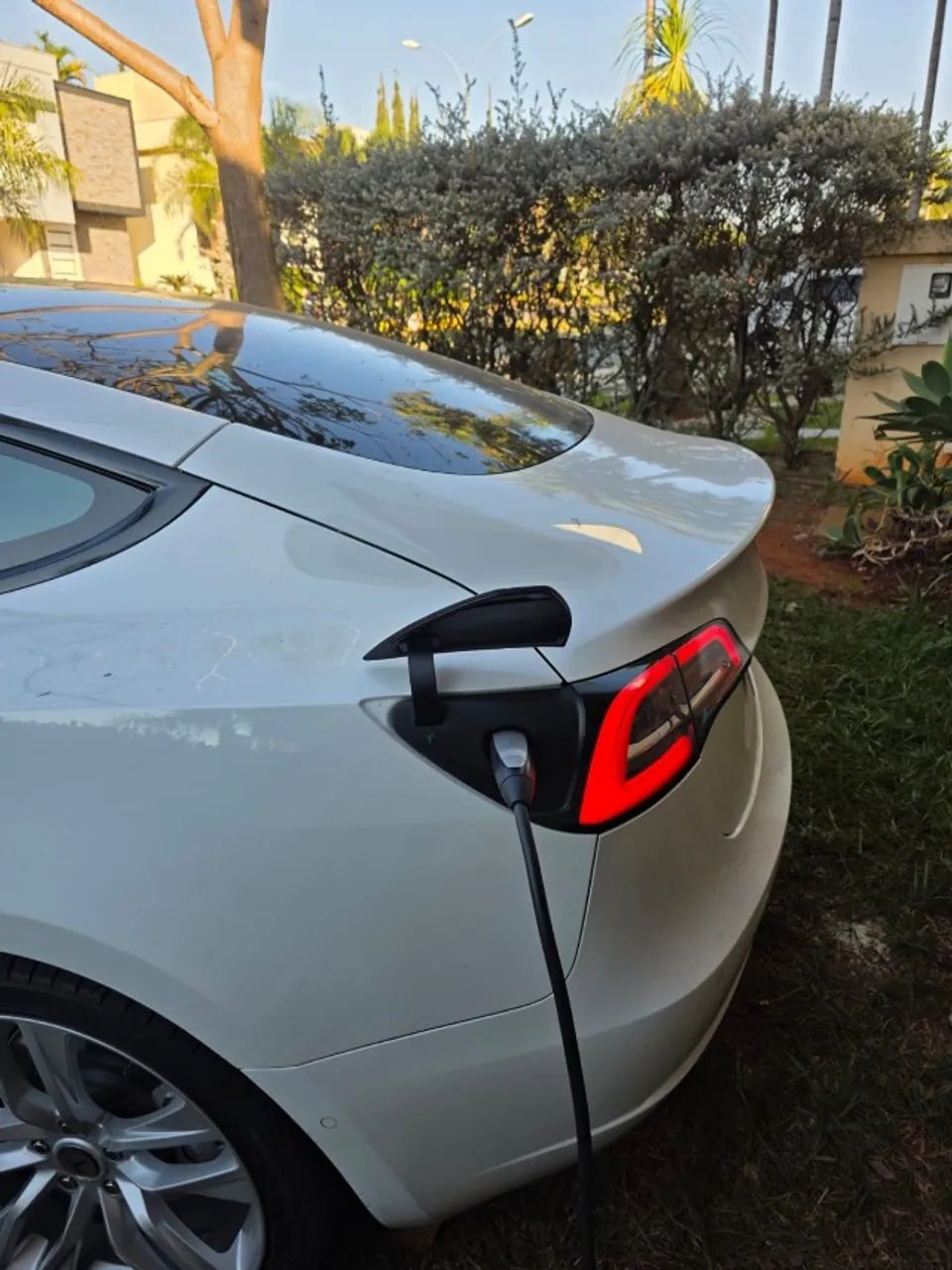Tesla Model 3 Elétrico AWD Performance, foto 3 de 6