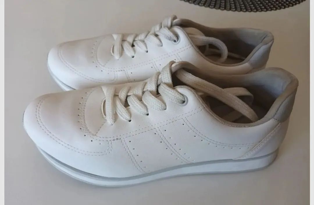 Tênis feminino branco Via Marte 