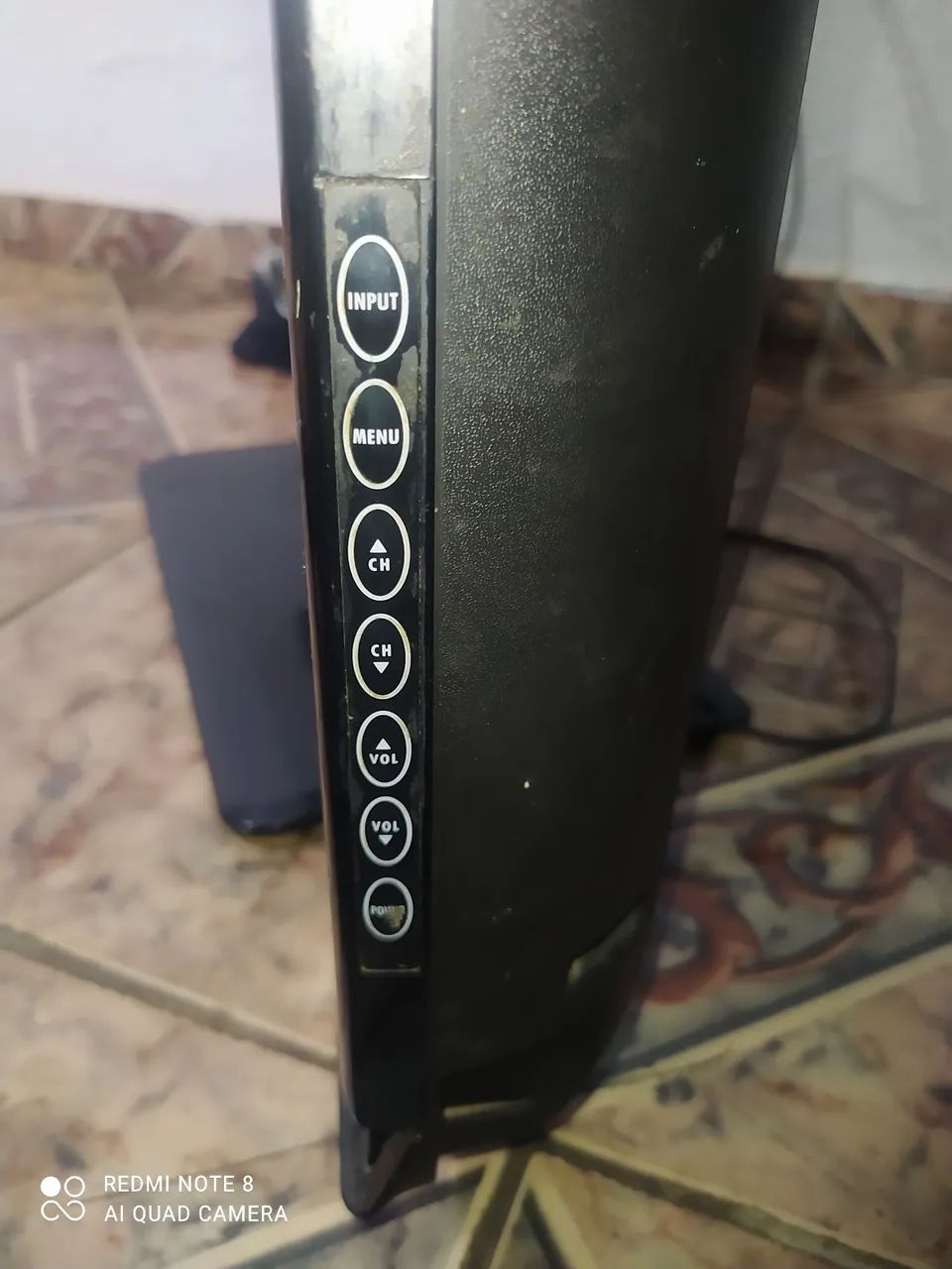 TV 32? - Funcionando Perfeitamente | Detalhe: Linha Vertical no Canto da Tela - Foto 5