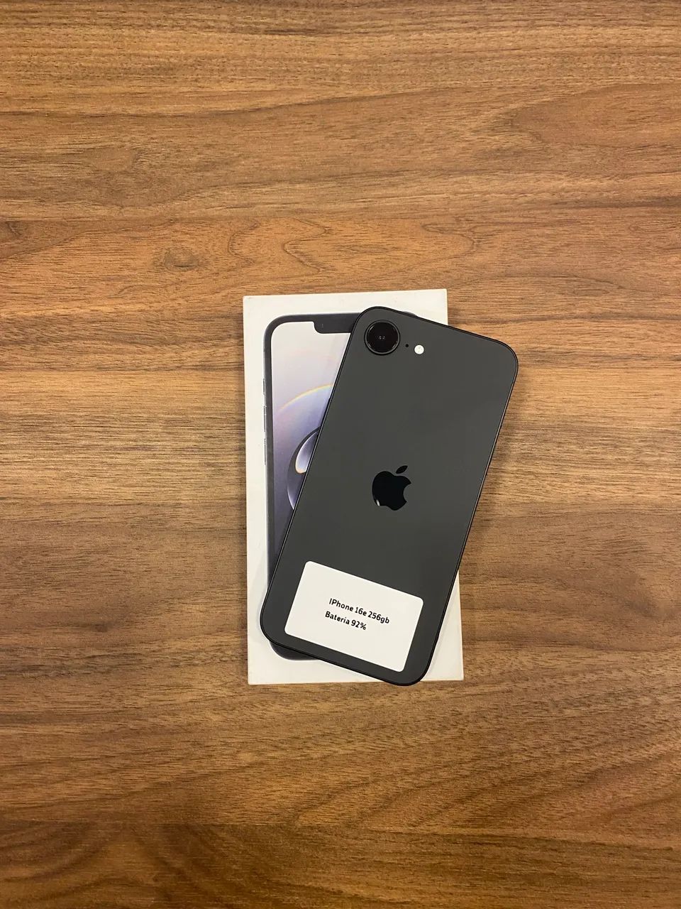 iPhone 16e 256GB Bateria 92% impecável 