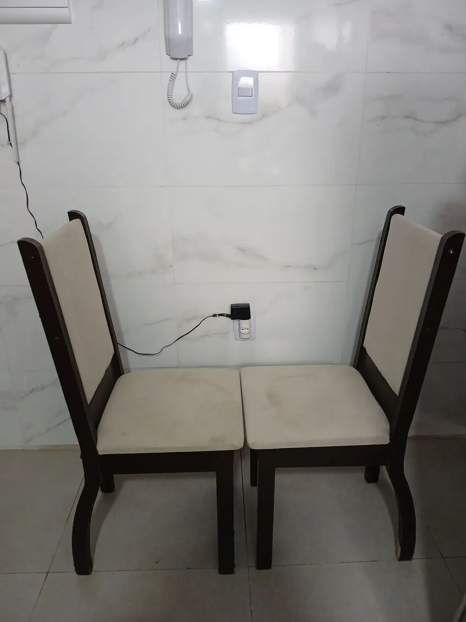 Vendo 2 cadeiras madesa em mdf madesa usada - Foto 4