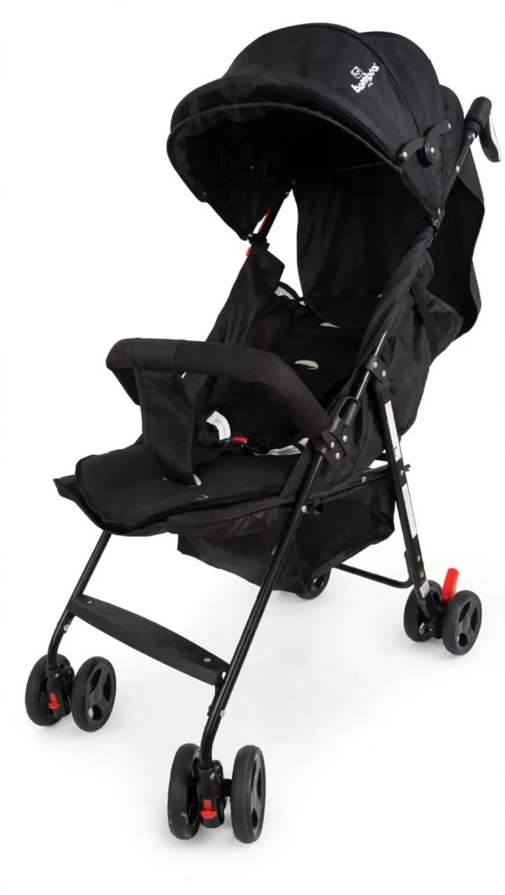 Carrinho de bebe berço e alguns itens novos 