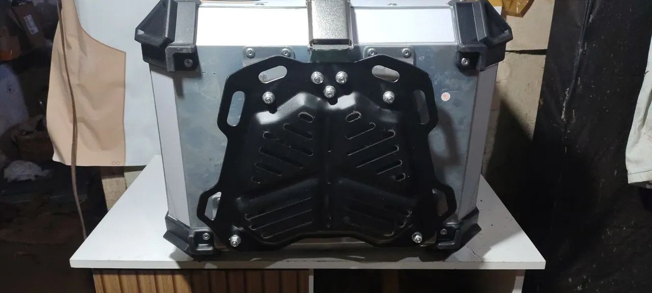 Vende baú para moto personalizado - Foto 3