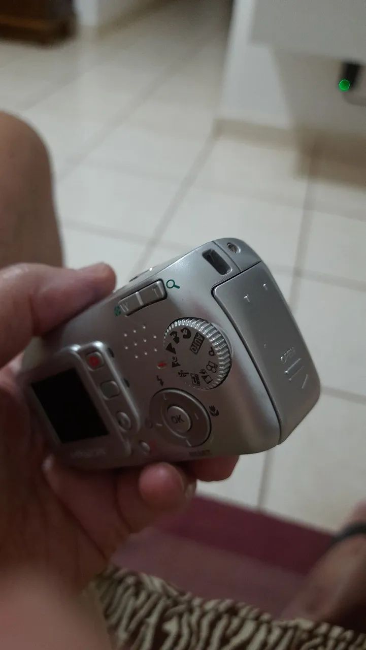 Camera digital OLYMPUS  c/ defeito - Foto 4