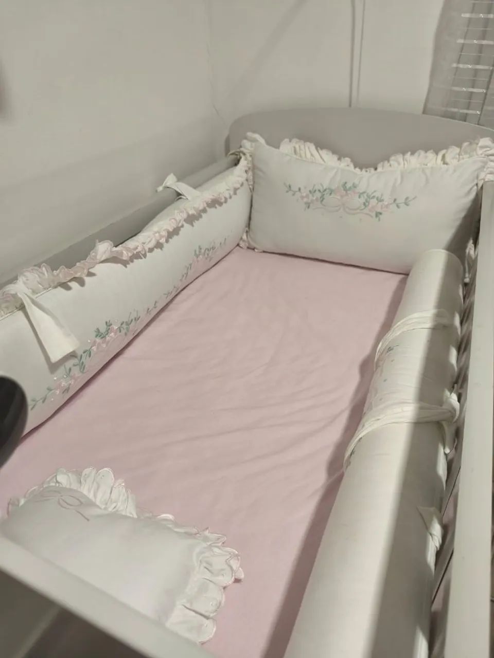 Berço, Kit berço, Poltrona com apoio e Cadeirinha de balanço  - Foto 2