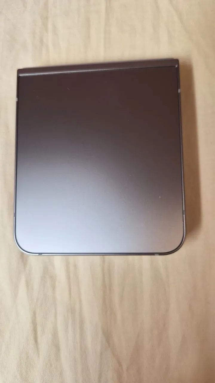 Samsung Galaxy Z Flip6 - Foto 3