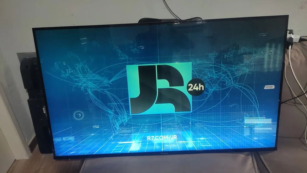Smart TV Panasonic 50 polegadas 4K Bond infinito Bluetooth completo - Foto 4