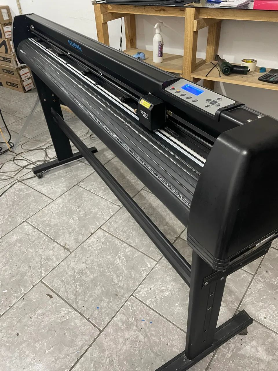 Plotter de recorte 1,5m mira laser - Foto 4