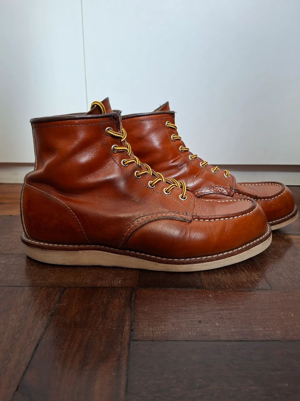 Bota MocToe Red Wing 875 Oro - Foto 3