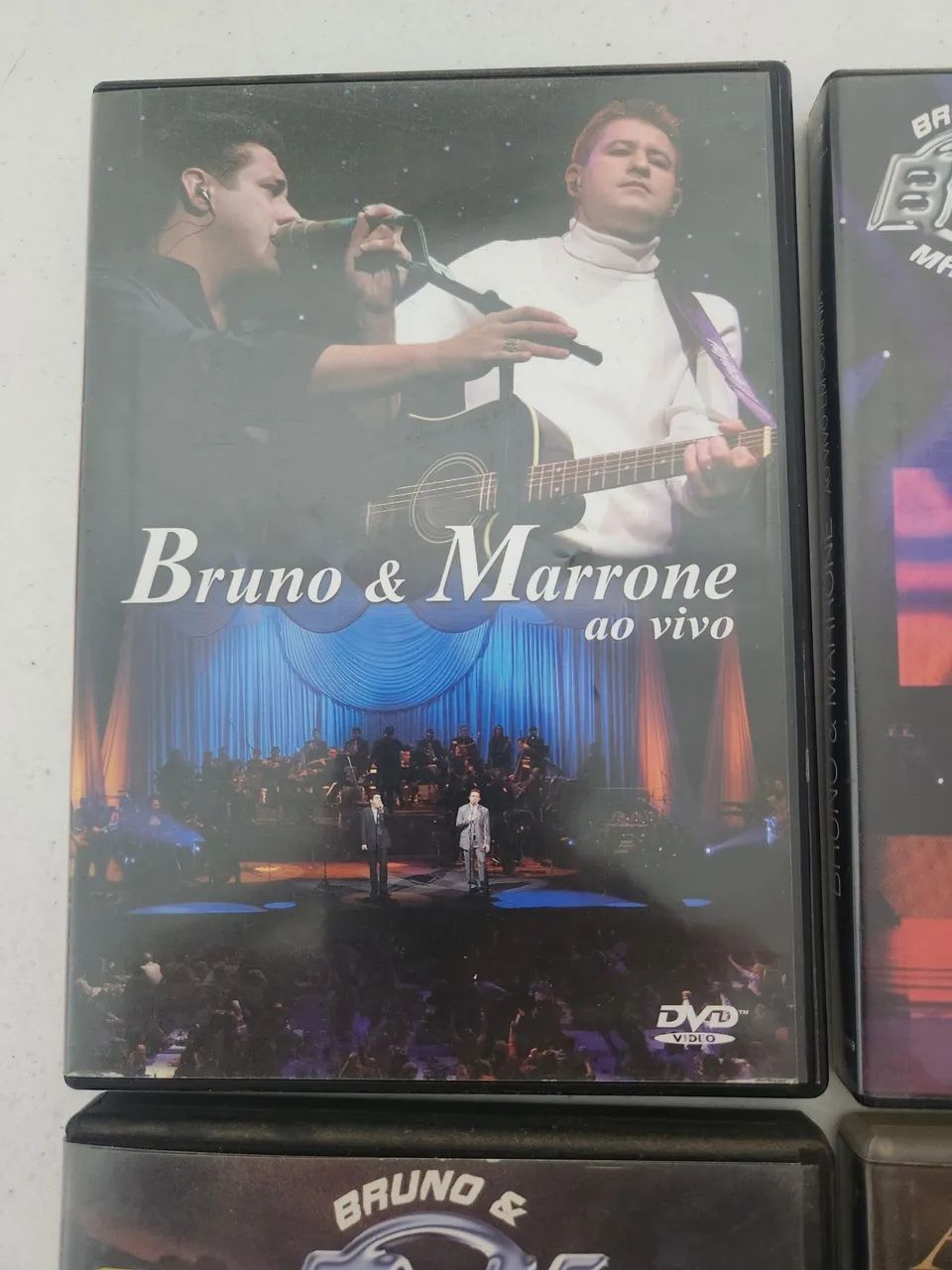 4 DVDs musicais originais Bruno e Marrone  - Foto 2