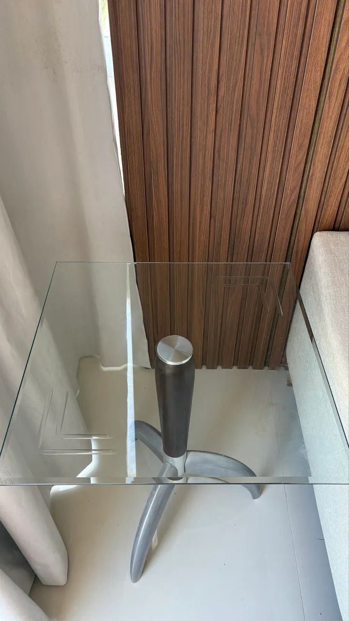 MESA LATERAL DE VIDRO TEMPERADO - DESIGN MODERNO E ELEGANTE
