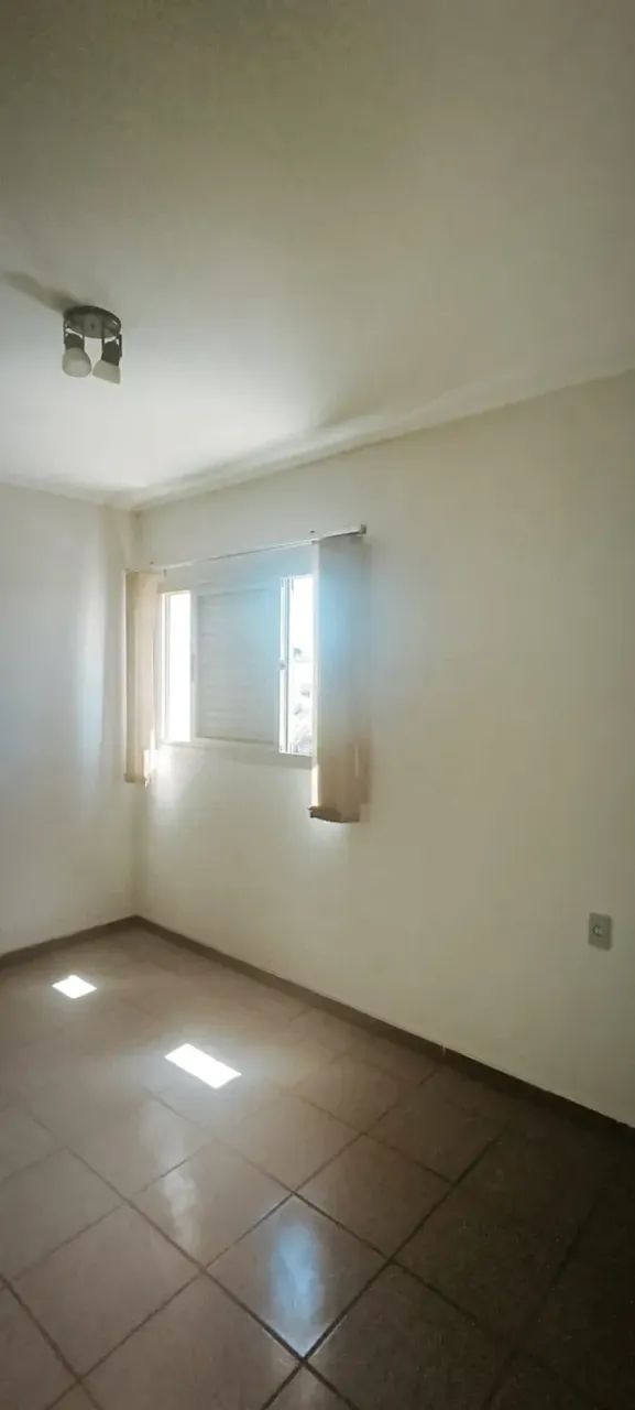 VENDE- SE APARTAMENTO EM PIRASSUNUNGA COM 2 Dorms bem localizado - Foto 2