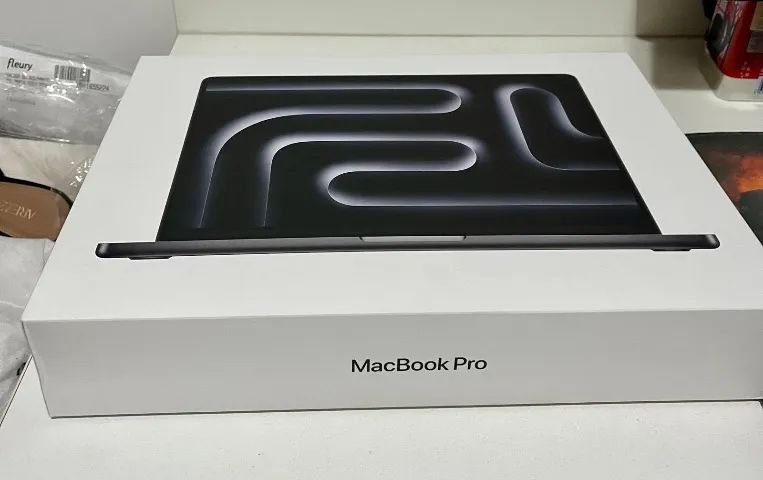 MacBook Pro M5 16GB 512GB ZERO CICLOS - Novo Japão - Notebooks