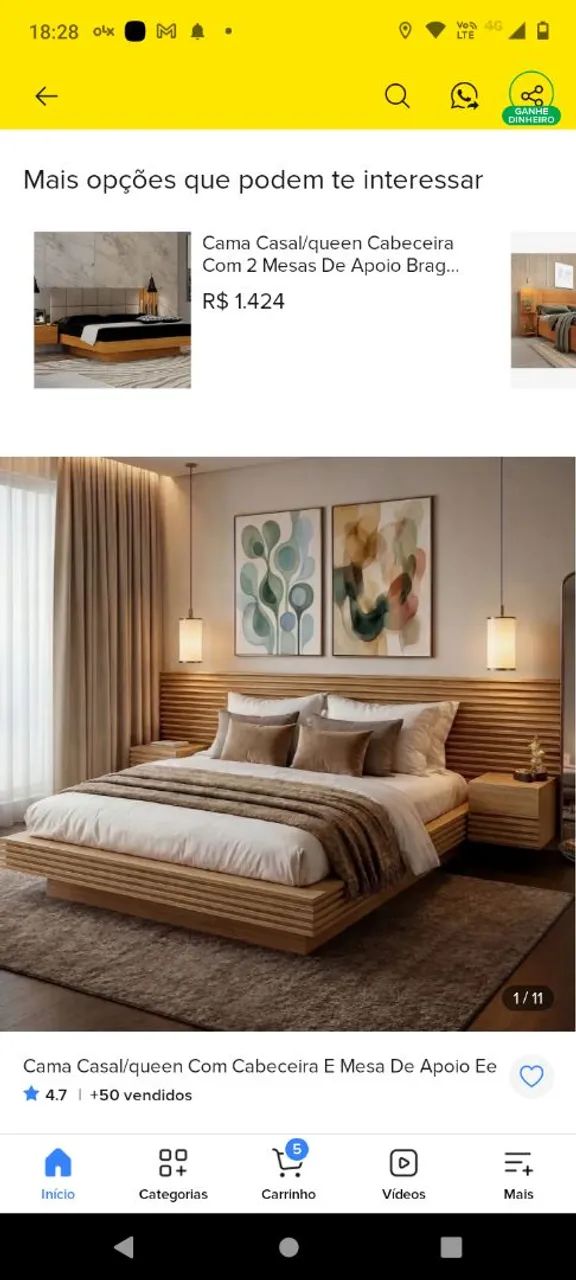 Cama de casal com cabeceira.
