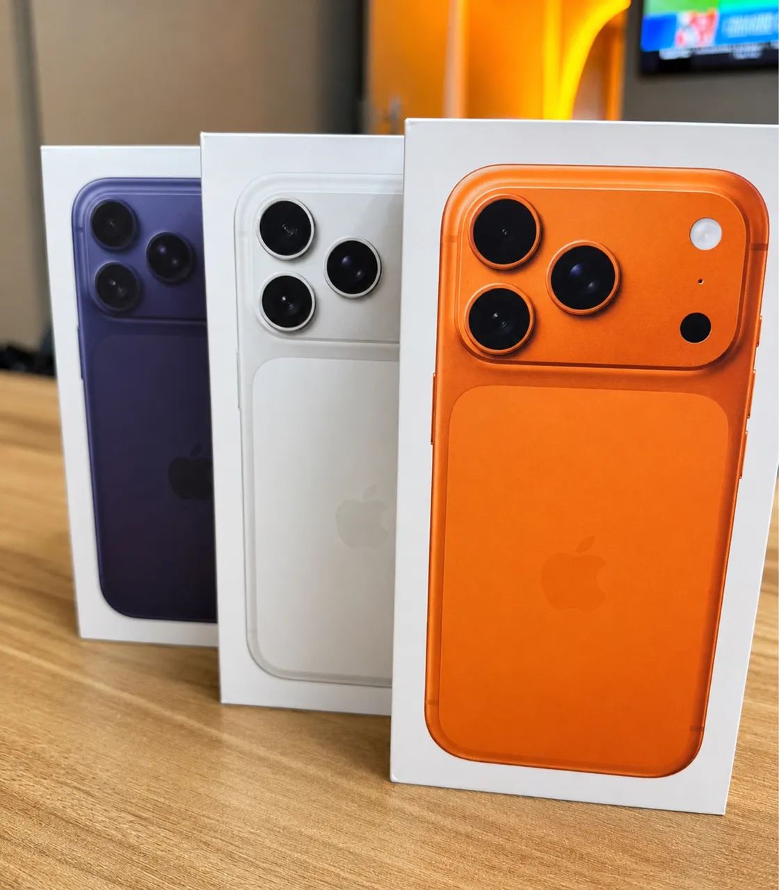 iPhone 17 Pro Max 512GB Laranja ? LACRADO