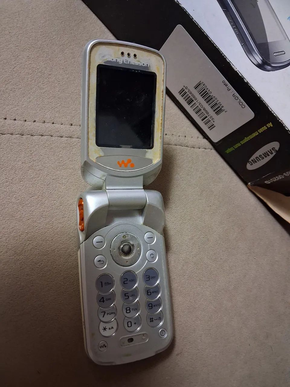 Celular  antigo  Sony  Ericsson W300i - Foto 4