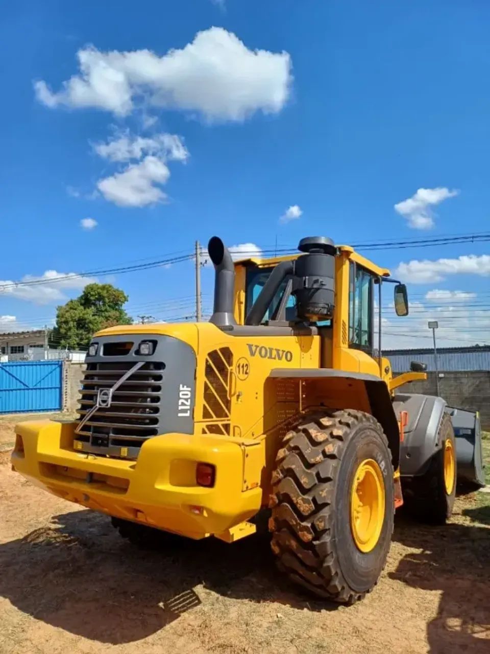 Carregadeira Volvo a venda financiada - Foto 5