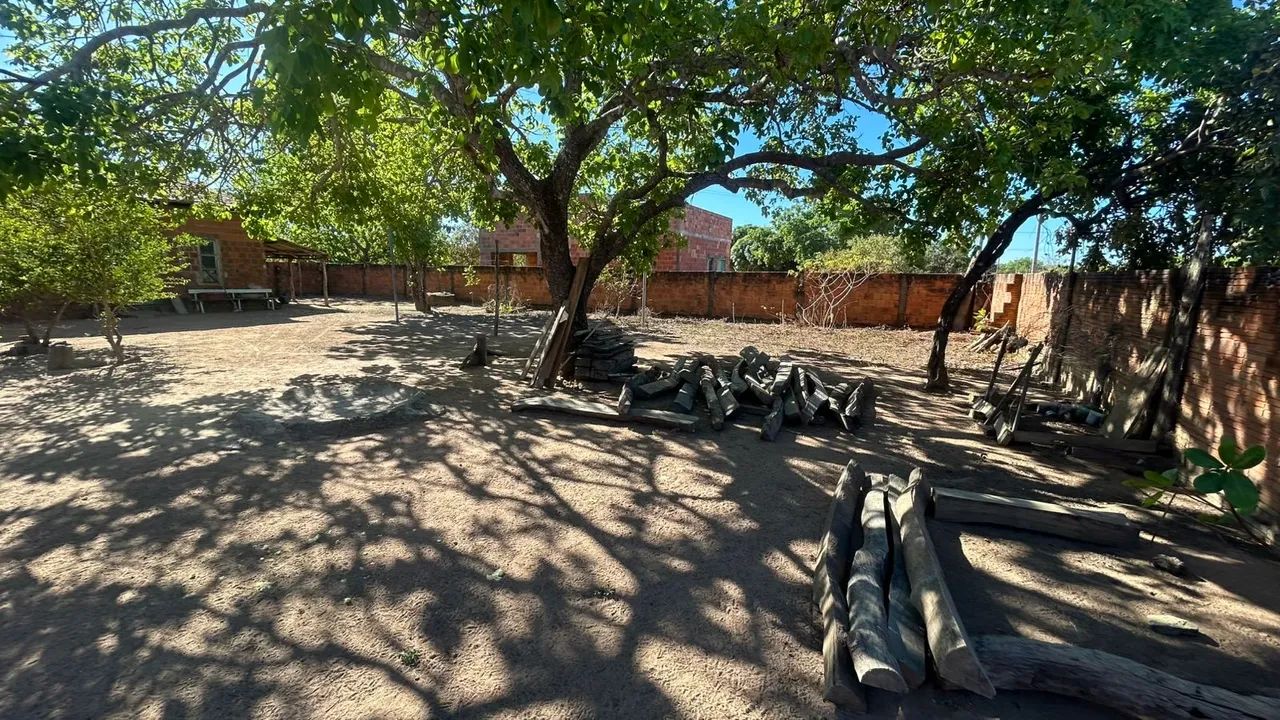 Vendo Casa em dois lotes  - Foto 2