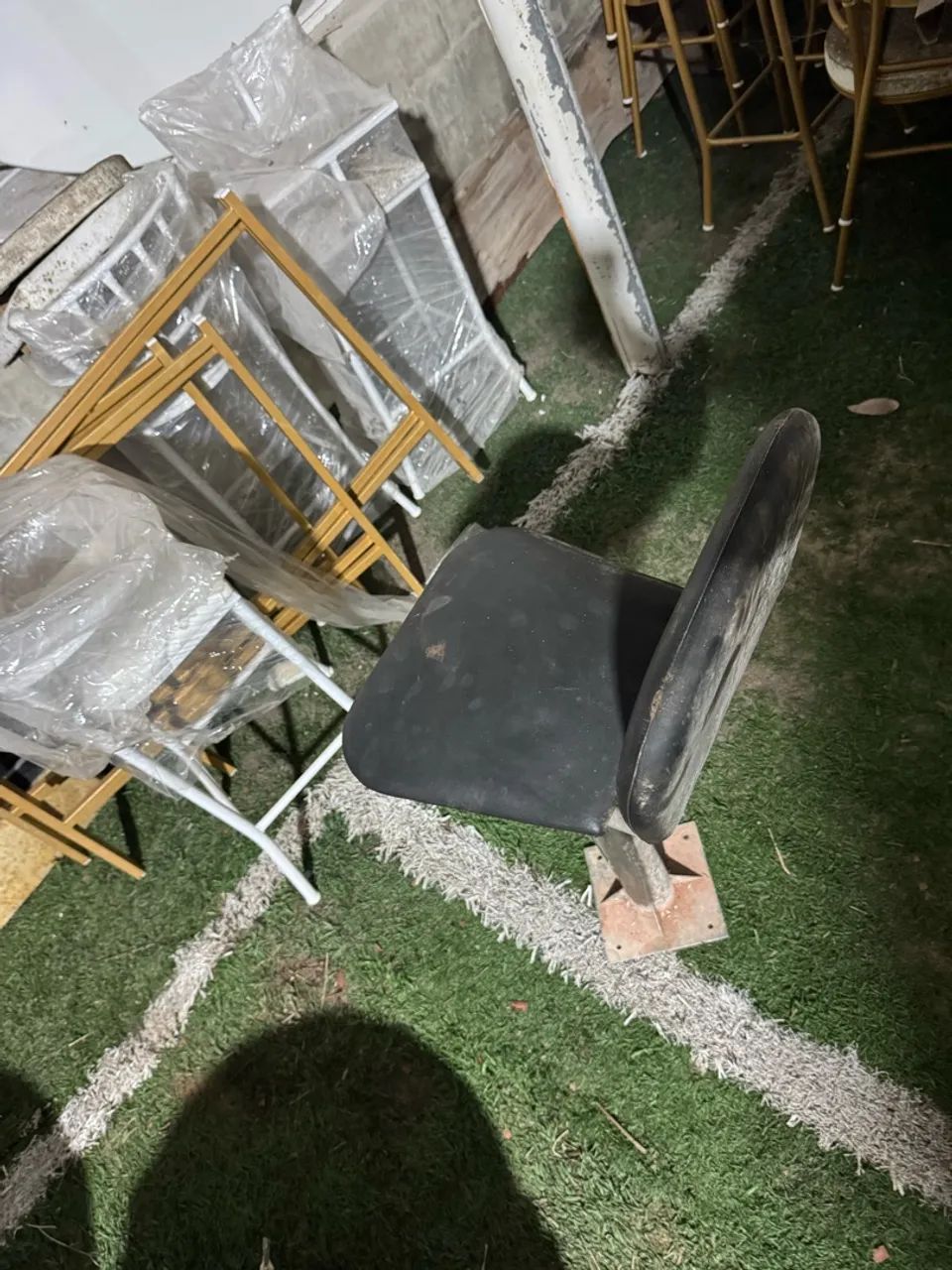 VENDO BANQUETA FIXA ALTA - Foto 3
