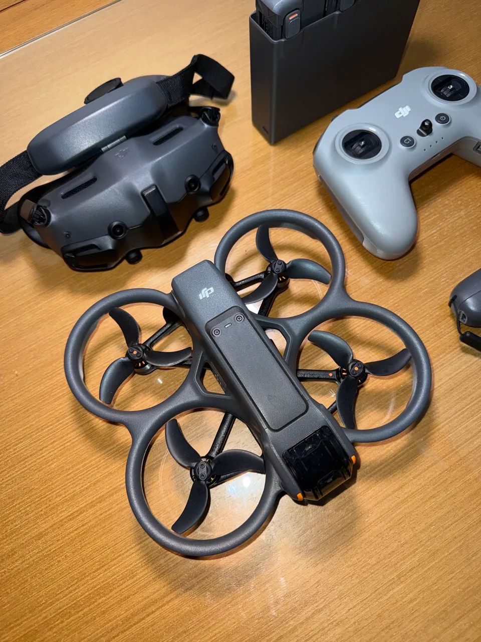 Drone Dji Avata 2 Fly More 3 Baterias Com Fpv Controller 3 (Usado) - Foto 4