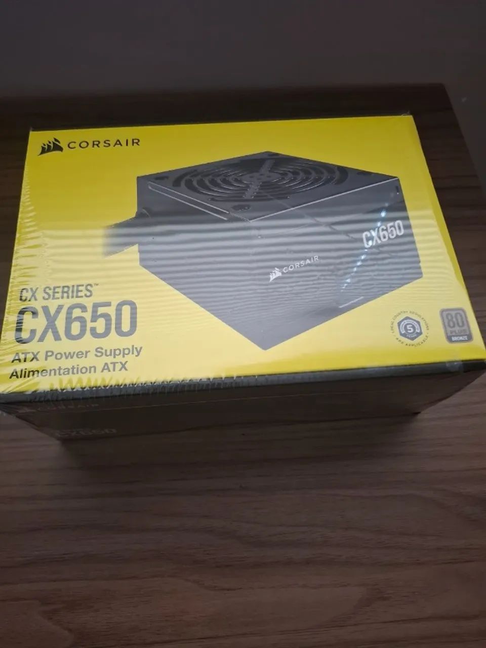 Fonte Corsair CX650, 650 Watts (Nova, Lacrada)