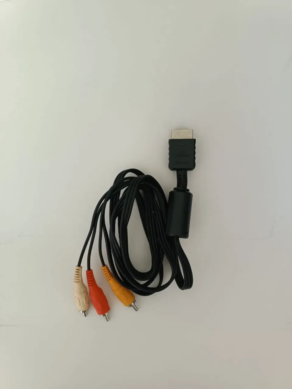 cabo de áudio e vídeo (AV) RCA compatível com consoles PlayStation (PS1, PS2 e PS3)