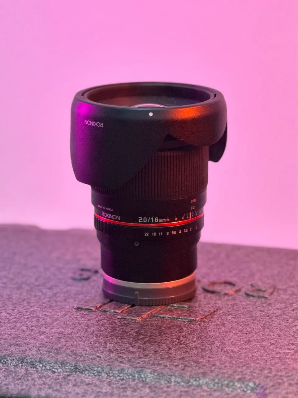 Lente 16mm Rokinon f2.0 - Foto 3