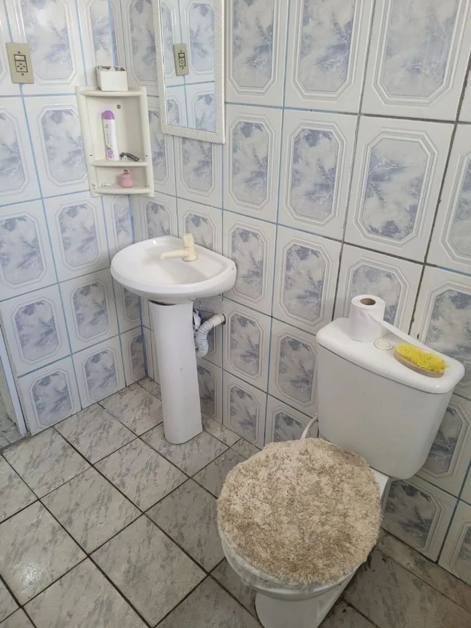 Alugo casa 2 cômodos