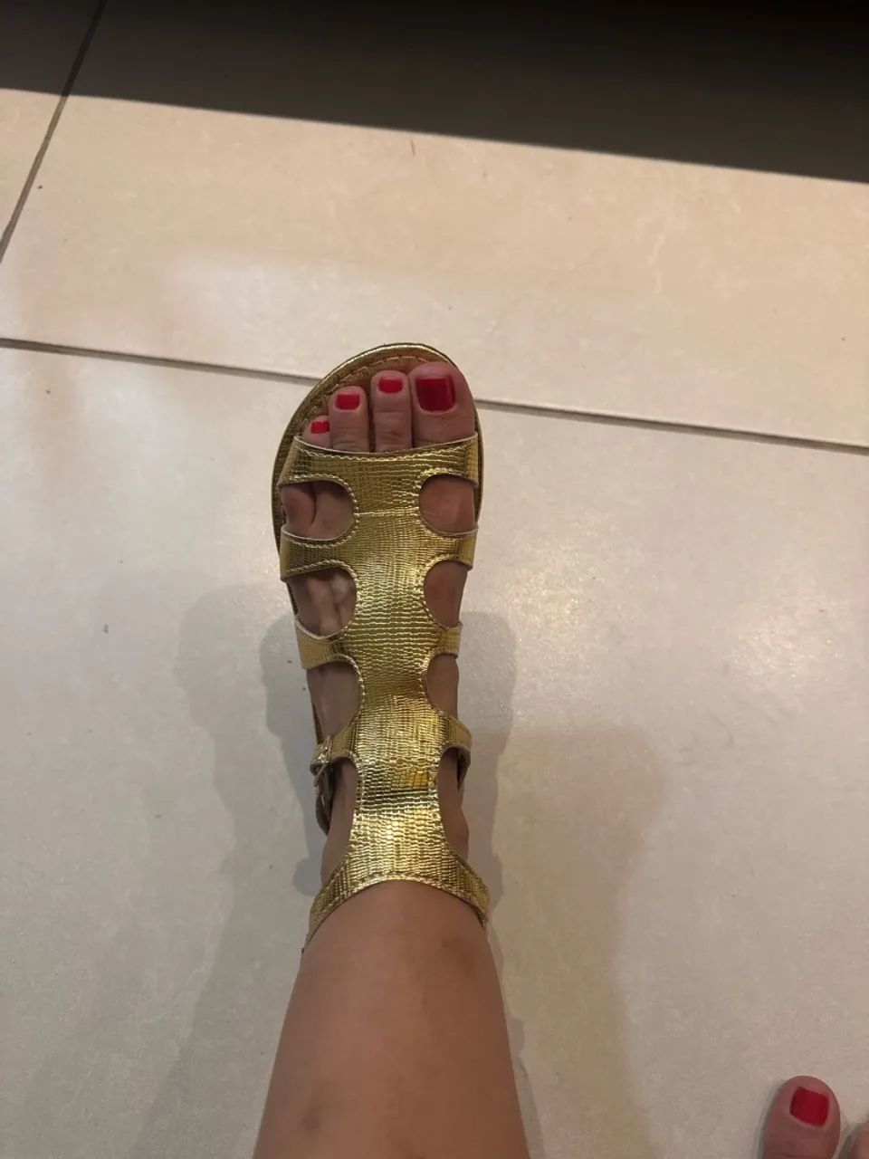 Sandália rasteirinha dourada, nova, nunca usada TAM 36