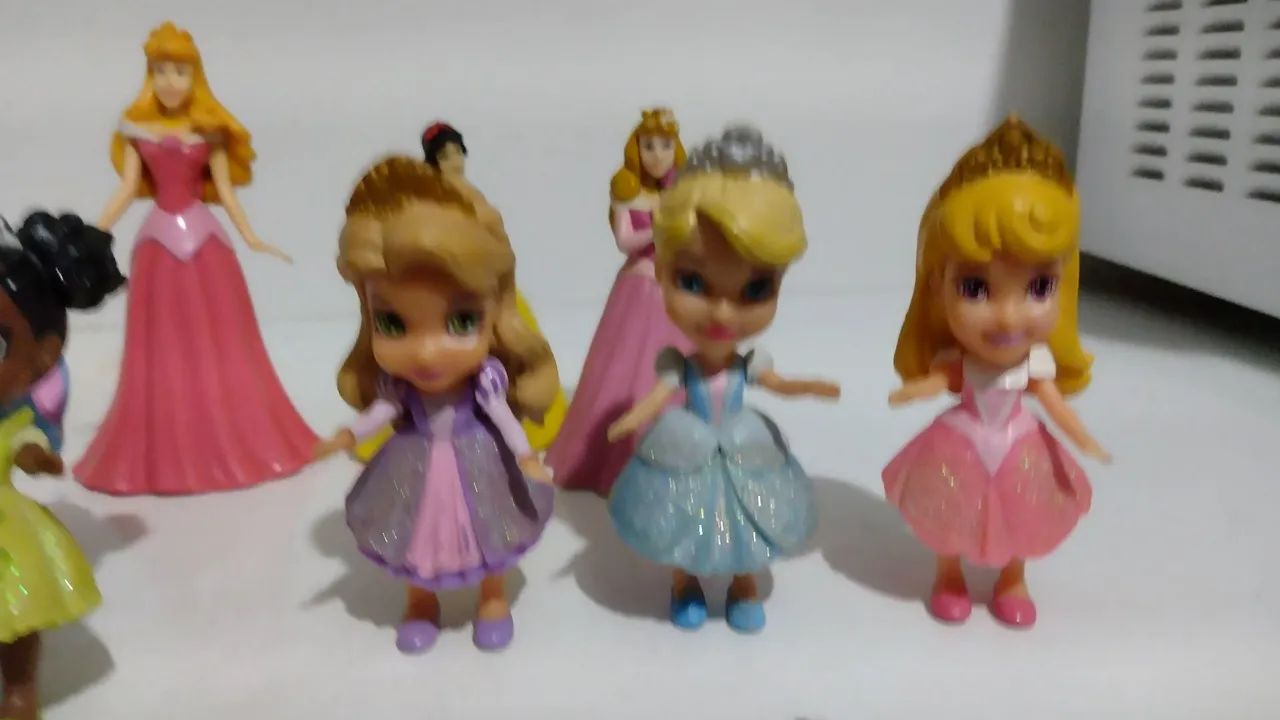 Lote de miniatura princesas da Disney  - Foto 4