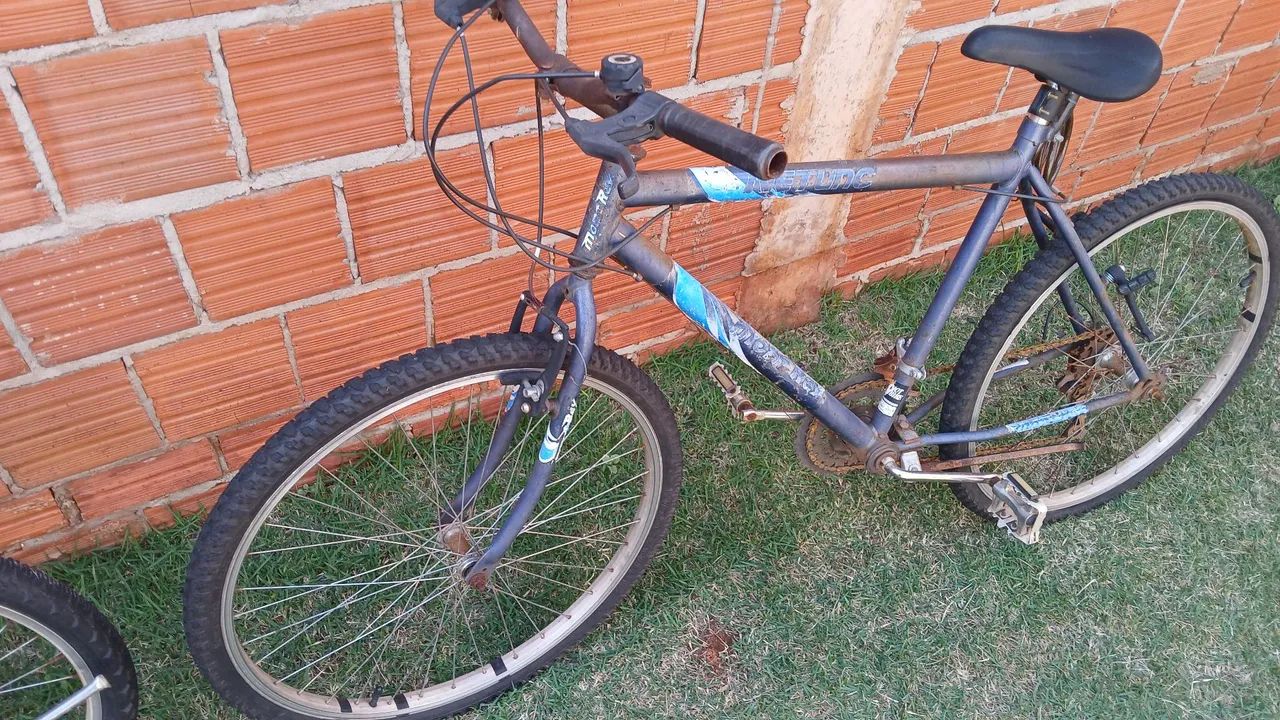 3 Bicicletas aro 26 e 24.  Vendo separado também 