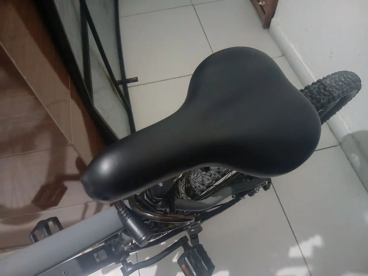 Bicicleta Aro 29 cinza GTI 800,00 pra vender logo - Foto 4