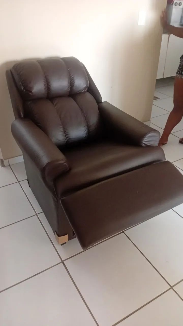 Poltrona reclinável nova zerada sem uso 