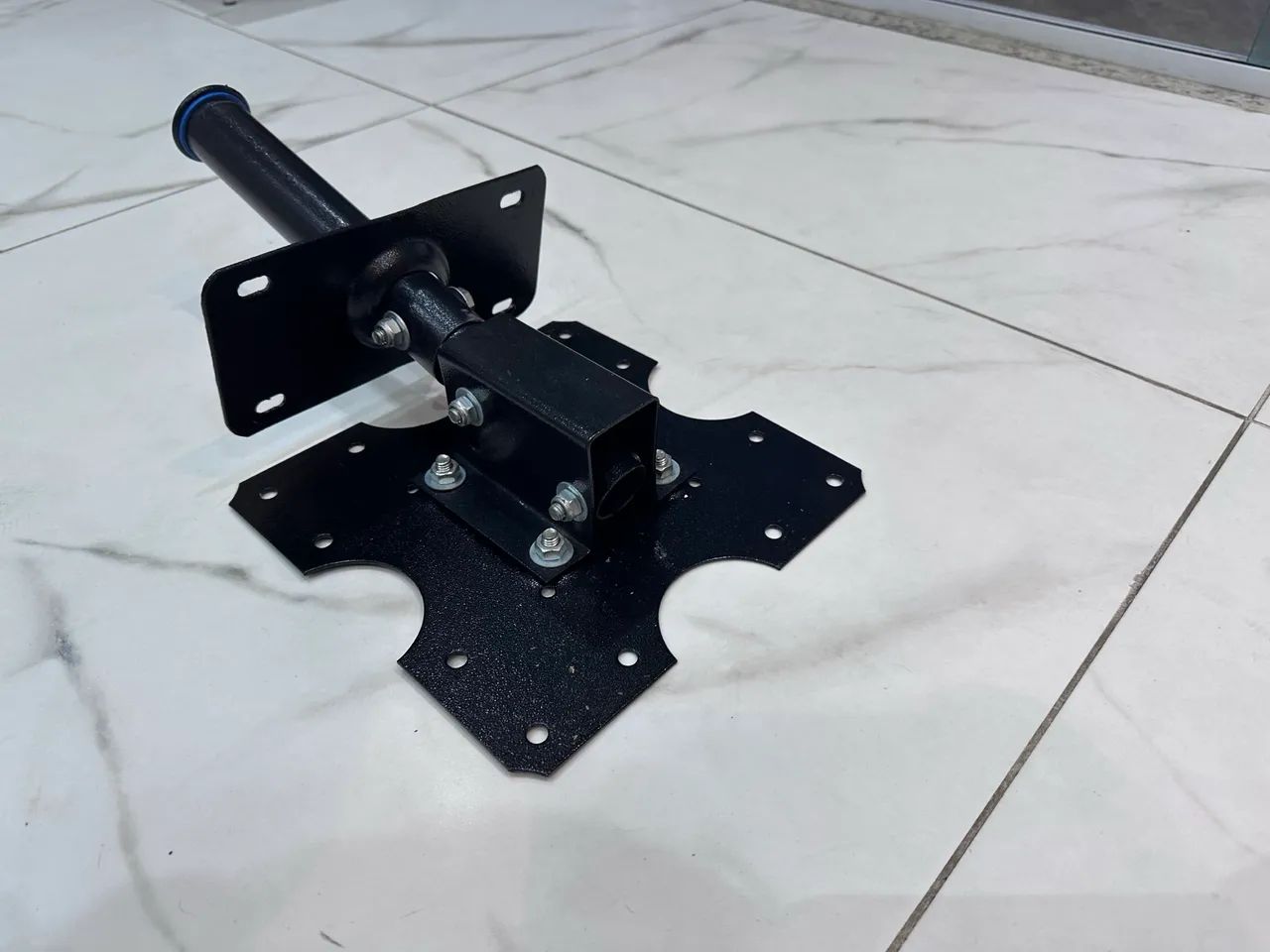 Suporte de televisão de teto 