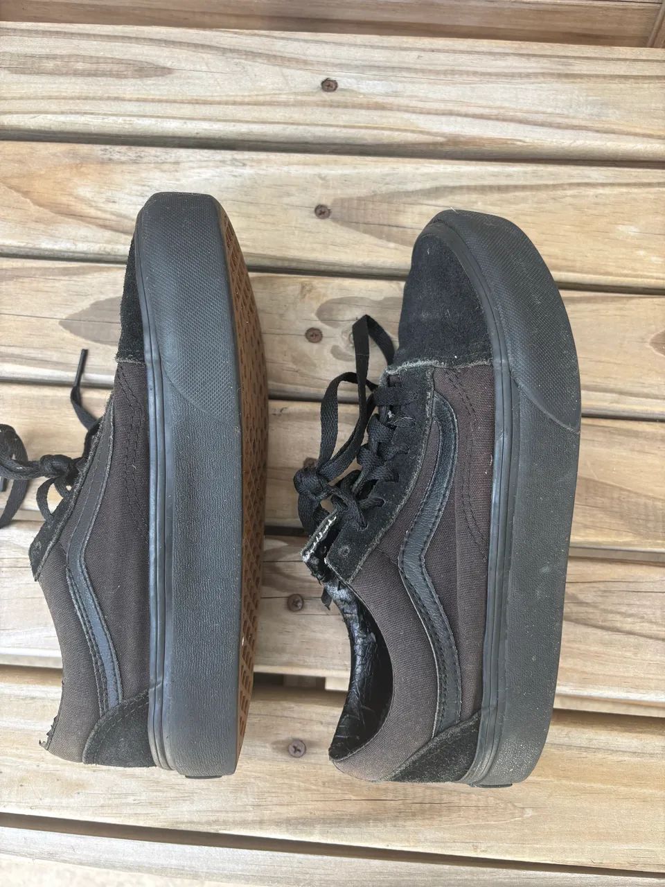 VENDO TÊNIS VANS USADO EM ÓTIMO ESTADO - Foto 2