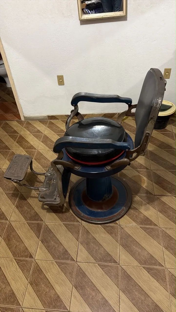 Cadeira Ferrante Barbearia (antiga) - Foto 2
