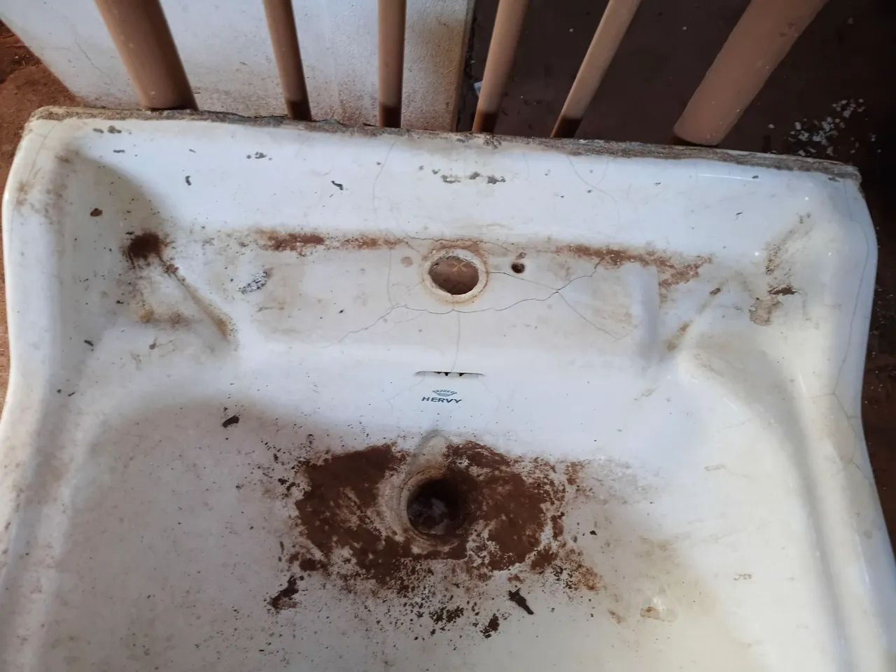 Antique kitchen sink486375956016670724