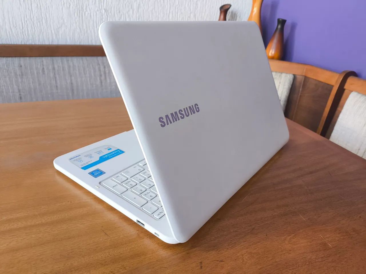 Samsung essentials branco, com SSD, windows 11, tela de 15.6 polegadas 