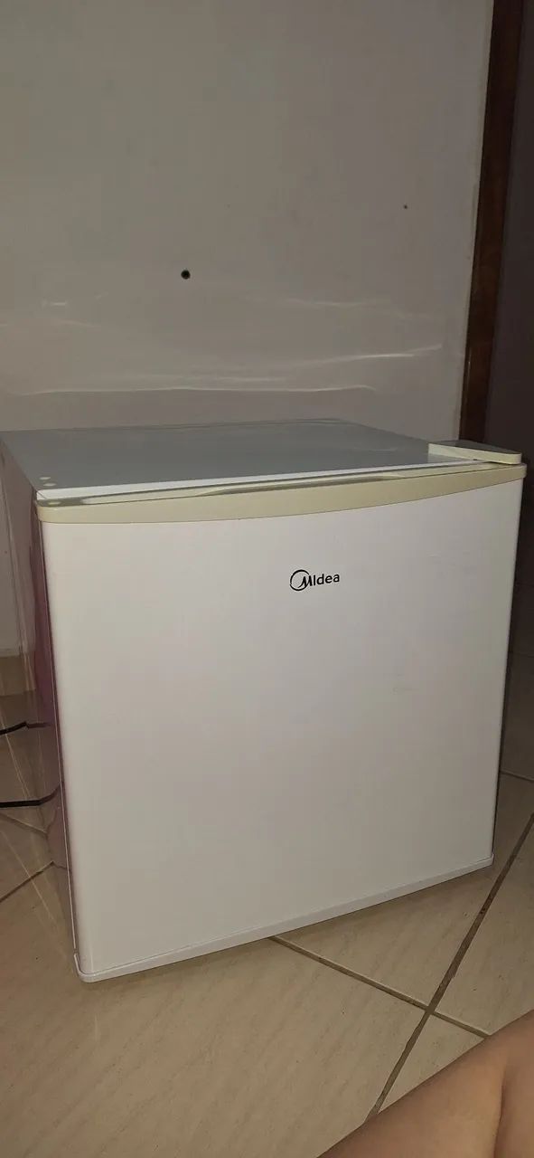 Frigobar Midea 45L MRC06B1 127V ? Funcionando perfeitamente