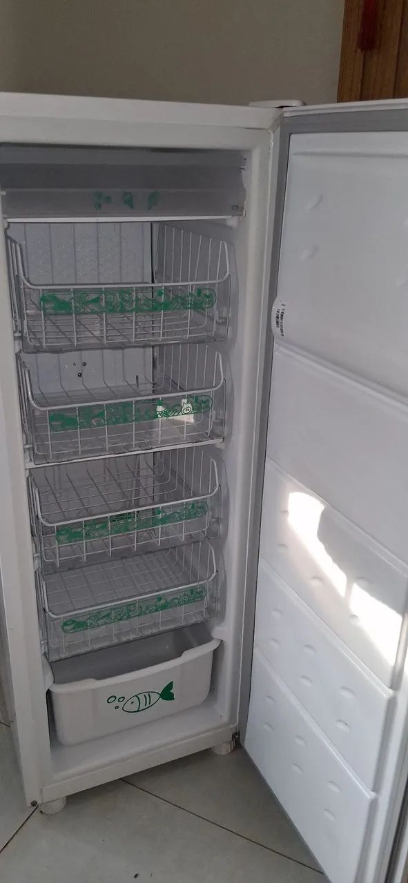 Freezer vertical cônsul 121ltrs 127volts 