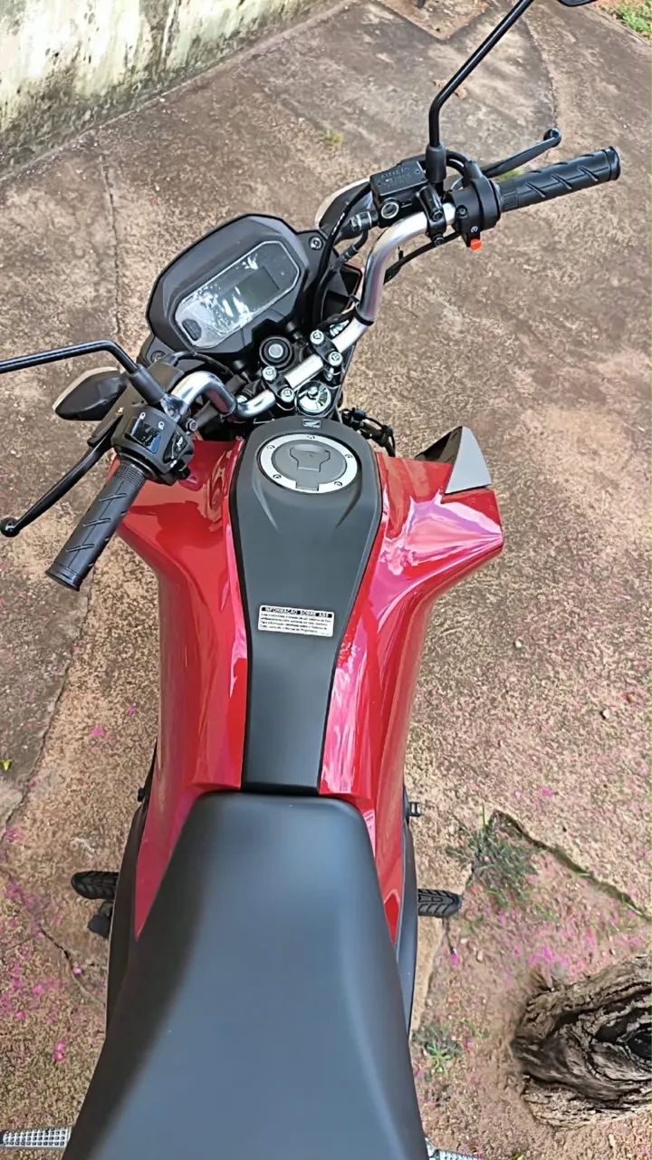 VENDO TITAN 160 BAIXO KM NOVA - Foto 2
