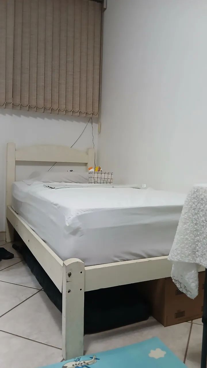 Cama solteiro 1,90m x 90cm sem colchão 