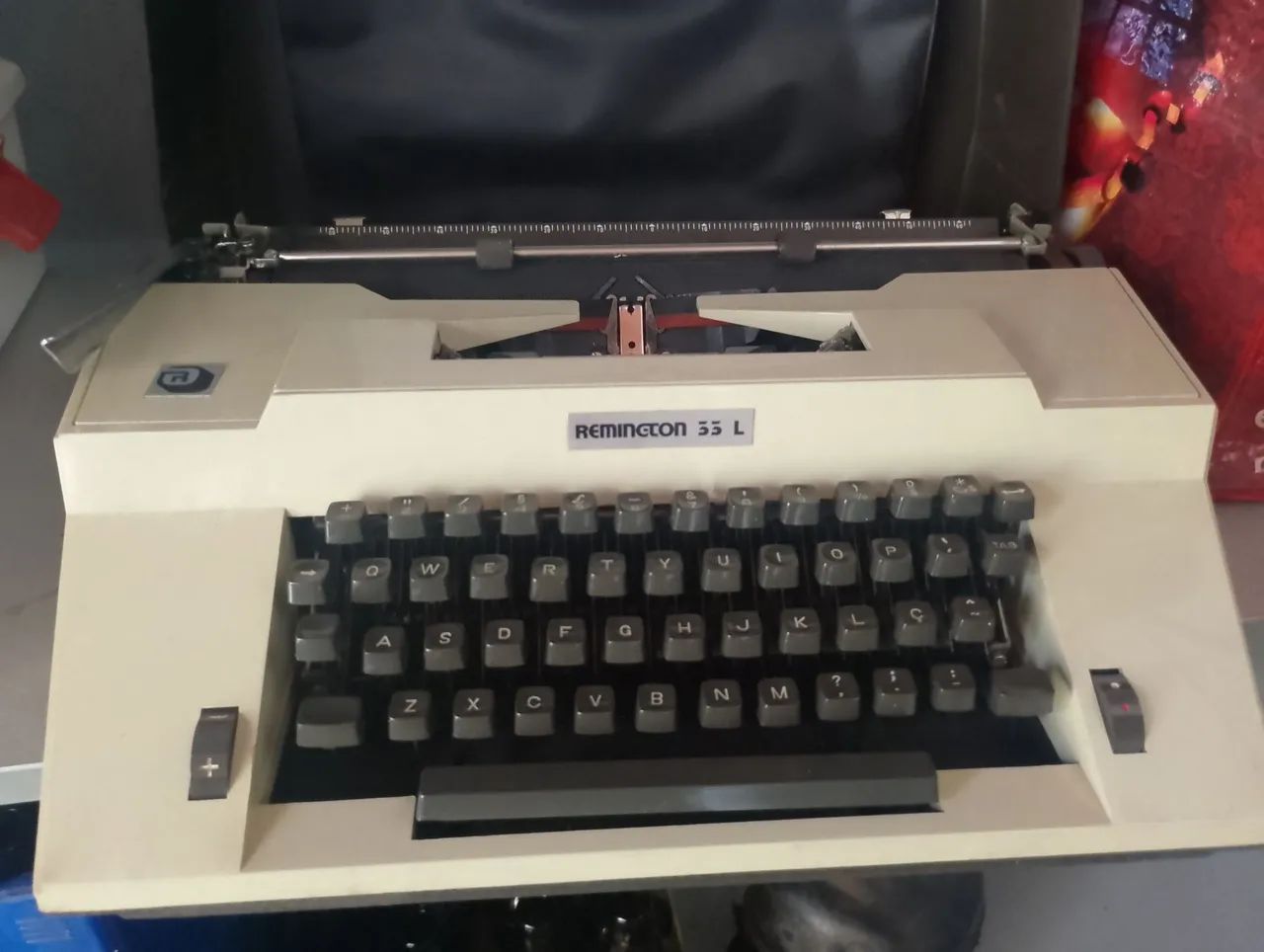Retro Typewriter from the 1980s/1990s