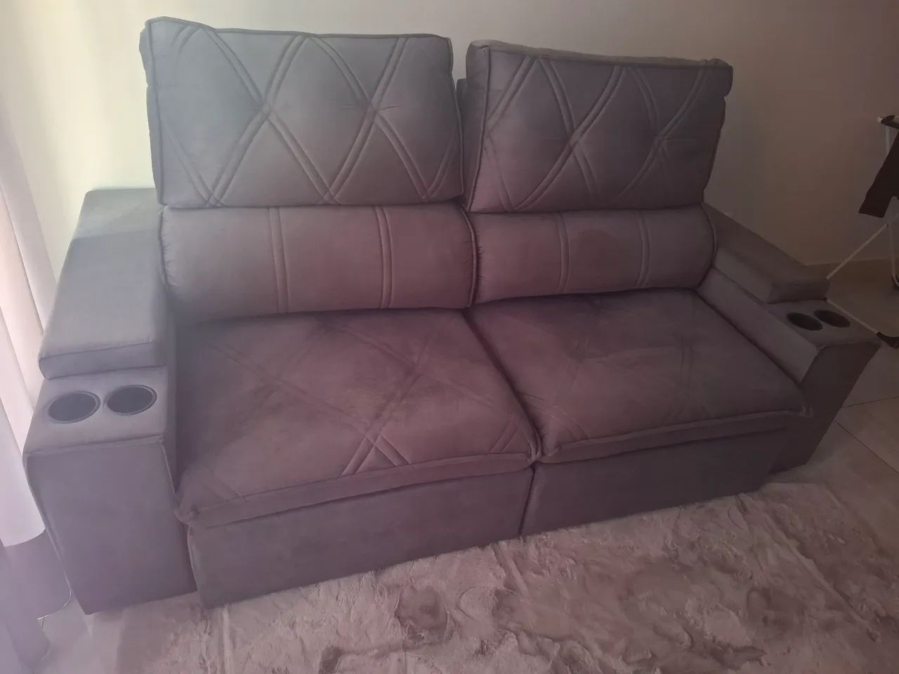 sofa retratil com porta copo - Foto 2