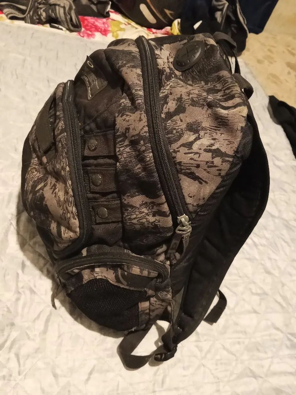 Mochila Oakley vintage night camo  - Foto 2