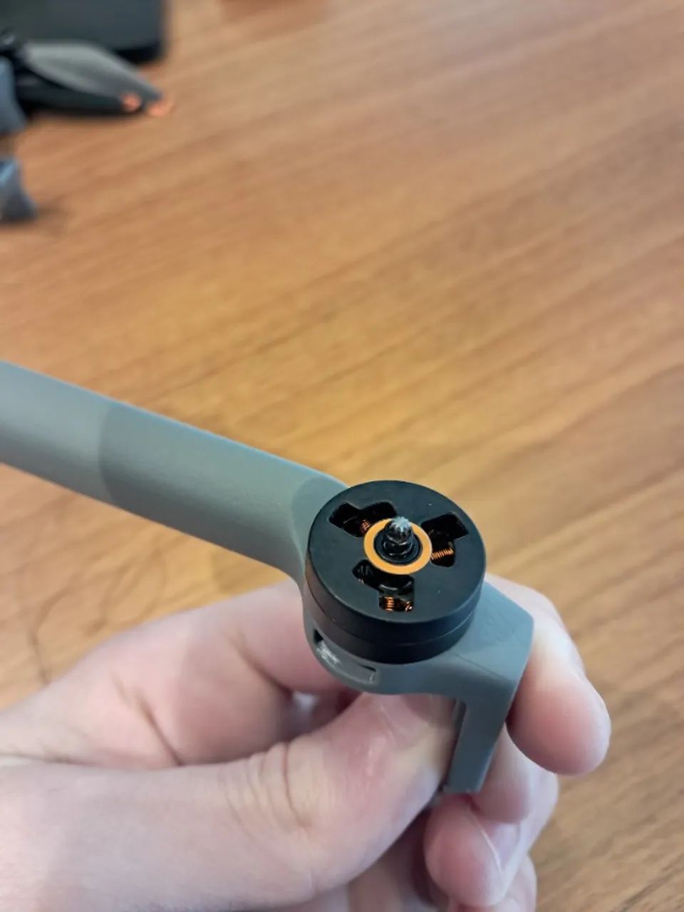 Motor original DJI Mini 5 Pro + hélices (retirado de drone) - Foto 3