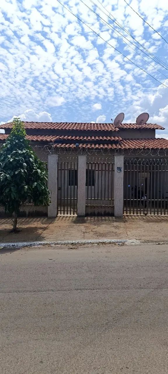 Alugo ótima casa